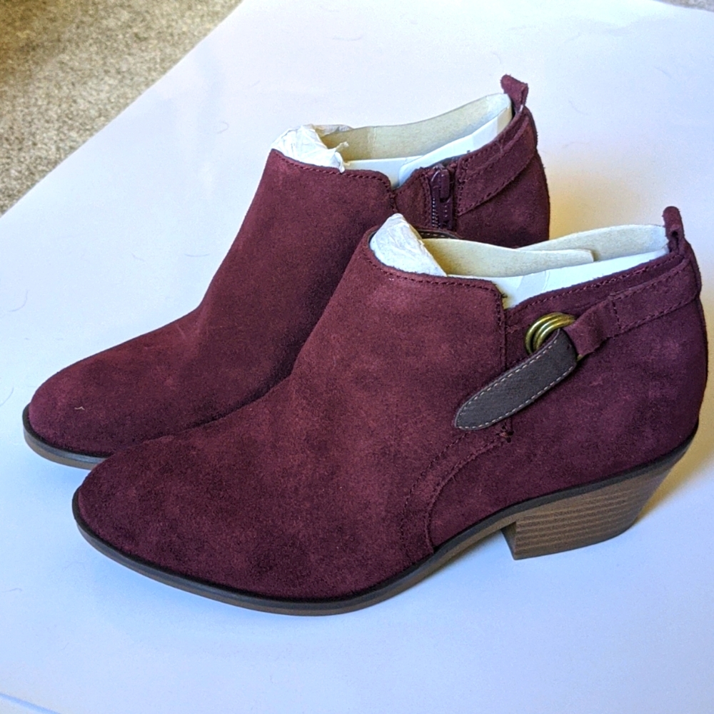 White Mountain Burgundy Booties Size 7.5